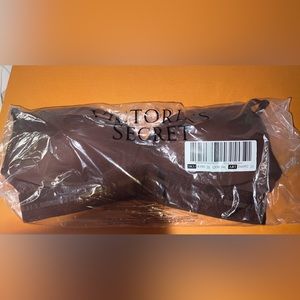 34 C Brand New with Tags Victorias Secret Pink Sports Bra. $10